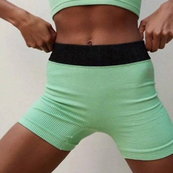 Free People Movement Prajna Shorts in Fresh Cut NWT - Picture 1 of 7